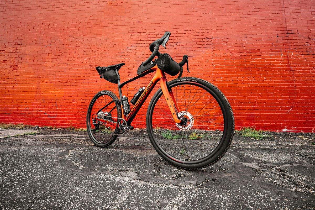 Mondraker Arid Carbon, su primera gravel muscular