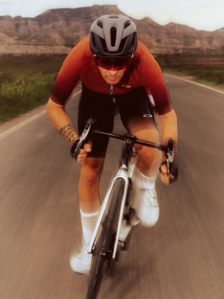 OAKLEY Q36.5 CAMPAIGN IMAGE (1) OAKLEY Q36.5 CAMPAIGN IMAGE (1)