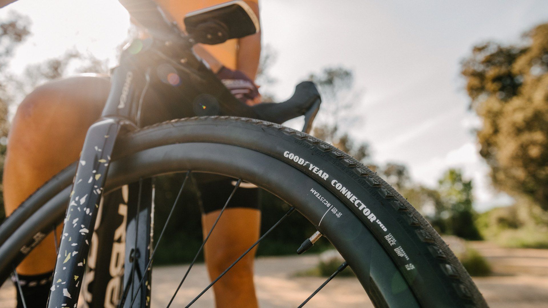 Así son las Connector, las cubiertas de gravel más avanzadas de Goodyear