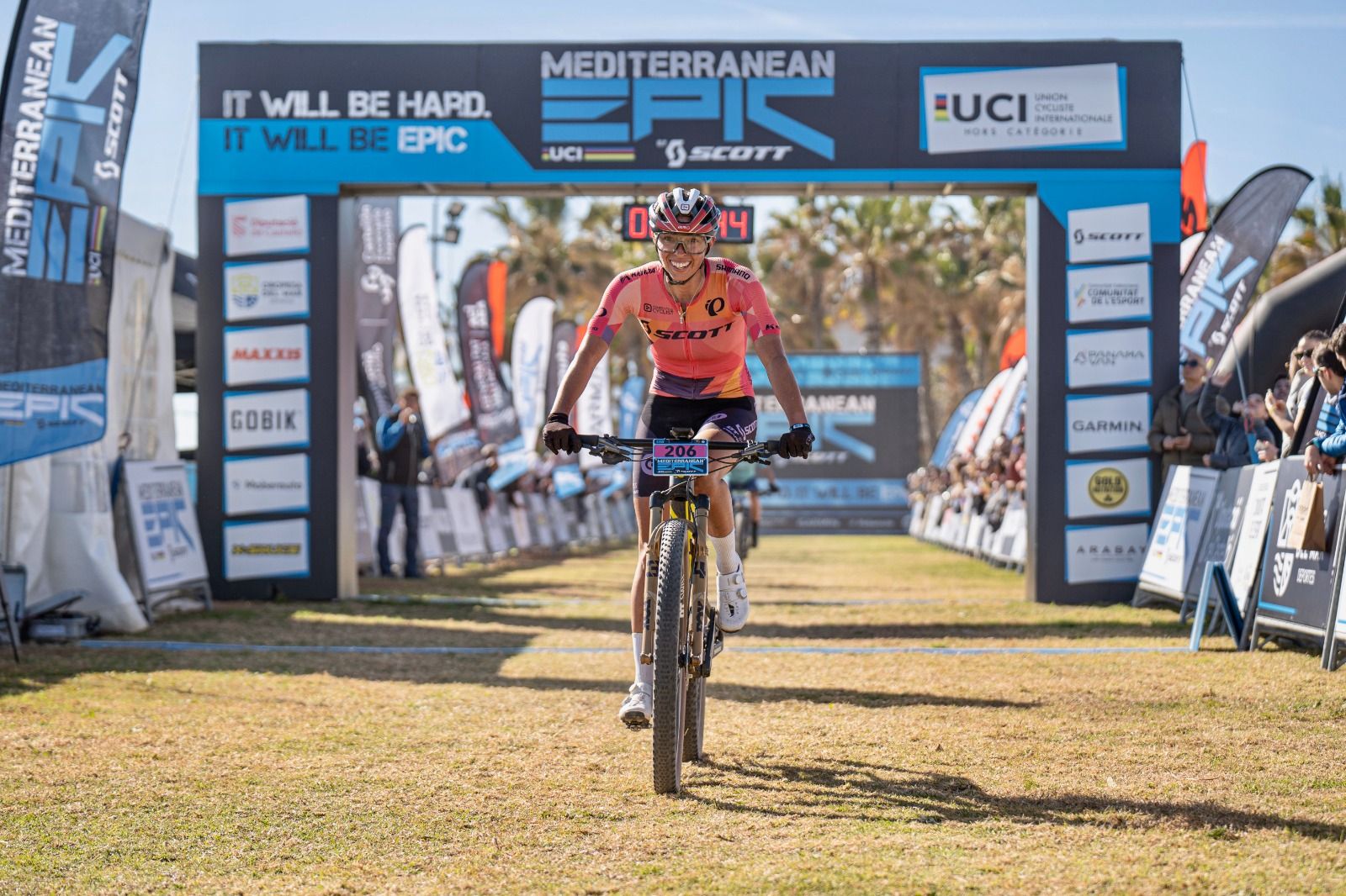 6fc7f678 2cee 81b9 955d ea708265c004