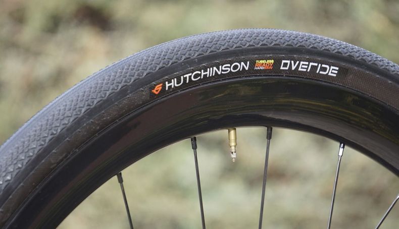 cubiertas gravel hutchinson overide