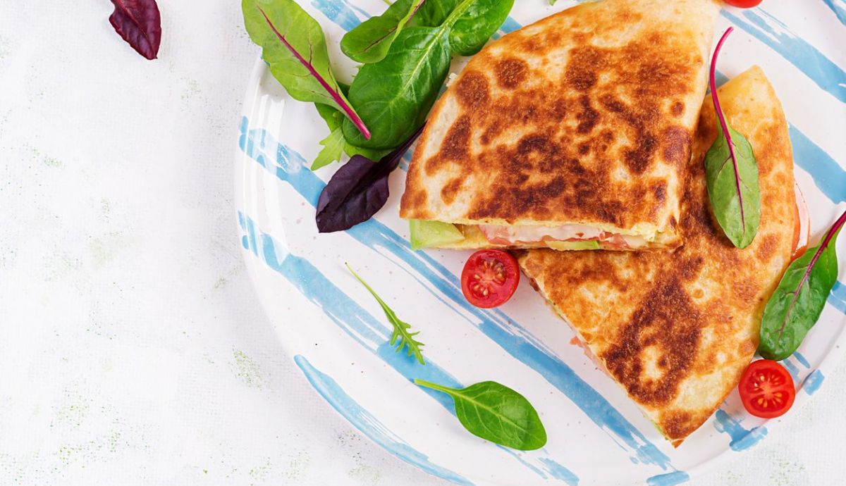Receta de Tortilla Wrap Hack de Aguacate y Salmón Receta de Tortilla Wrap Hack de Aguacate y Salmón